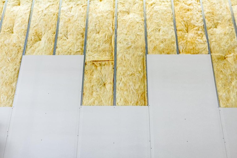 La pose de cloison à CARENTAN-LES-MARAIS, les étapes clés